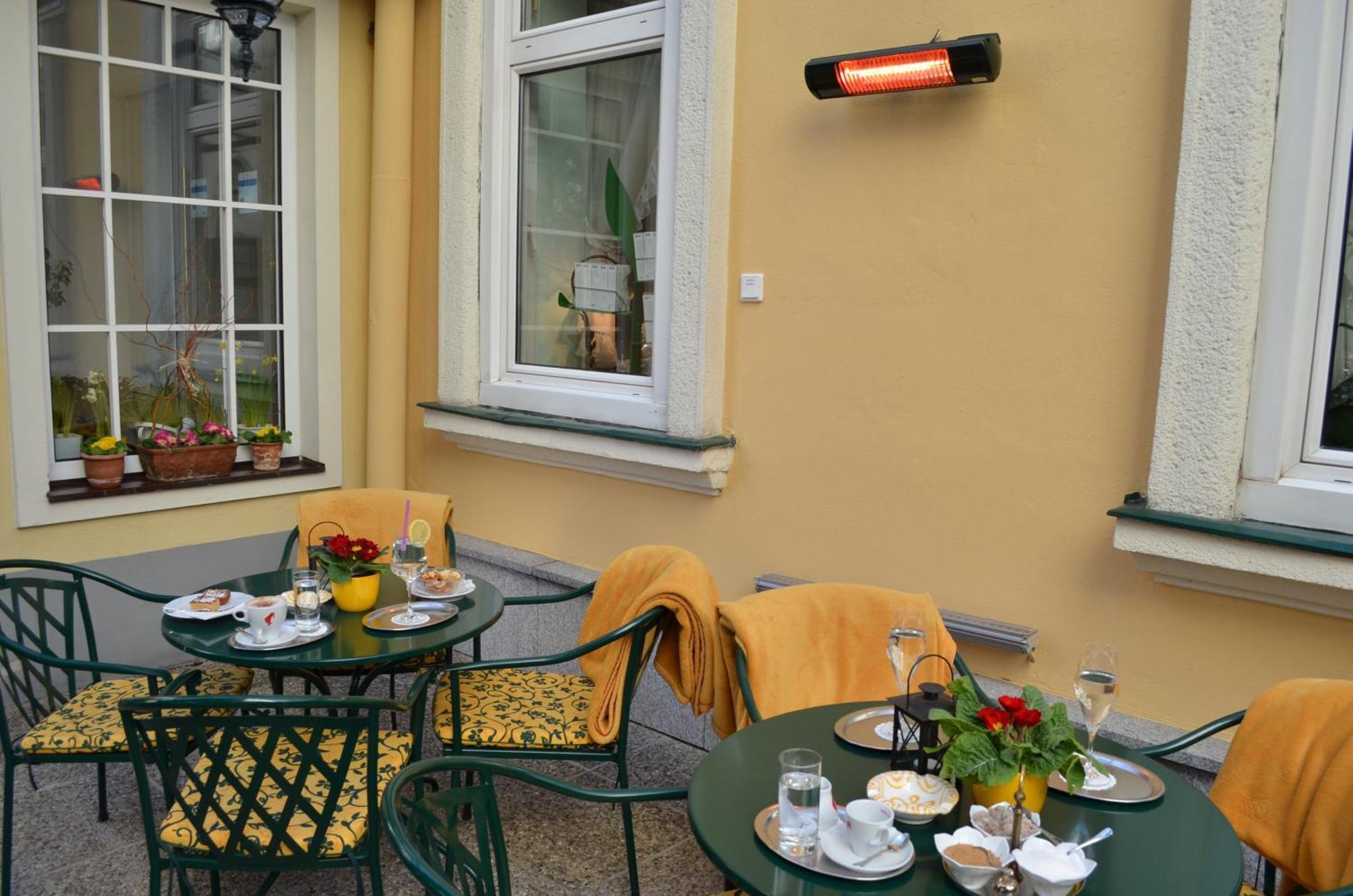 Hotel Jaeger - Family Tradition Since 1911 Wenen Buitenkant foto