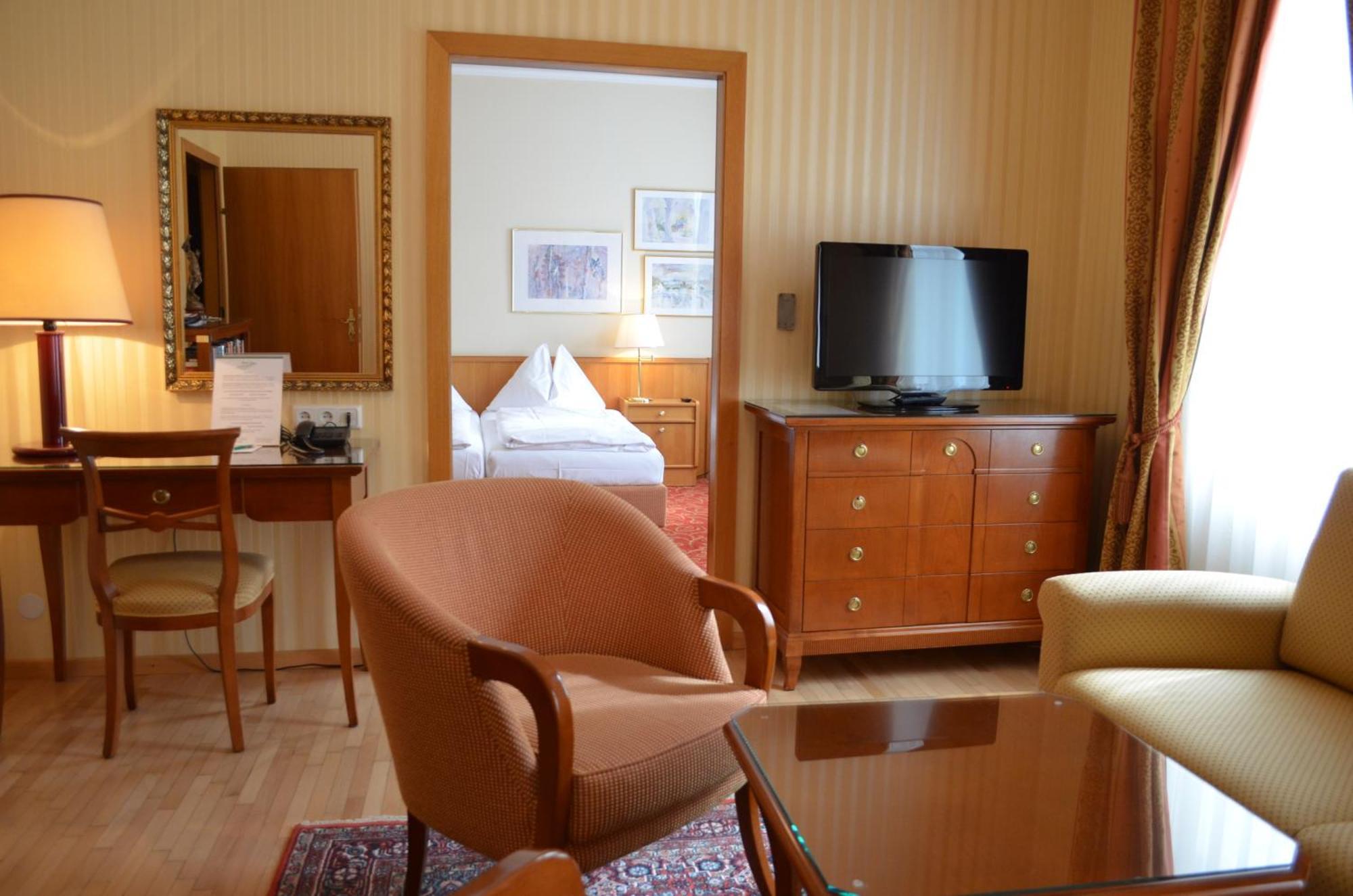 Hotel Jaeger - Family Tradition Since 1911 Wenen Buitenkant foto