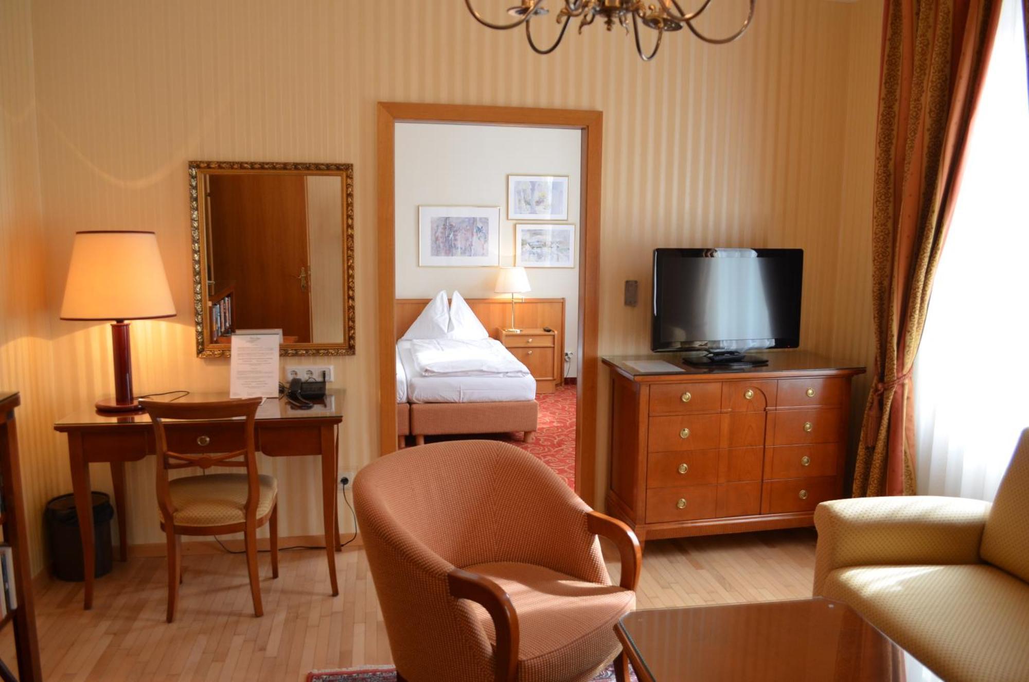 Hotel Jaeger - Family Tradition Since 1911 Wenen Buitenkant foto