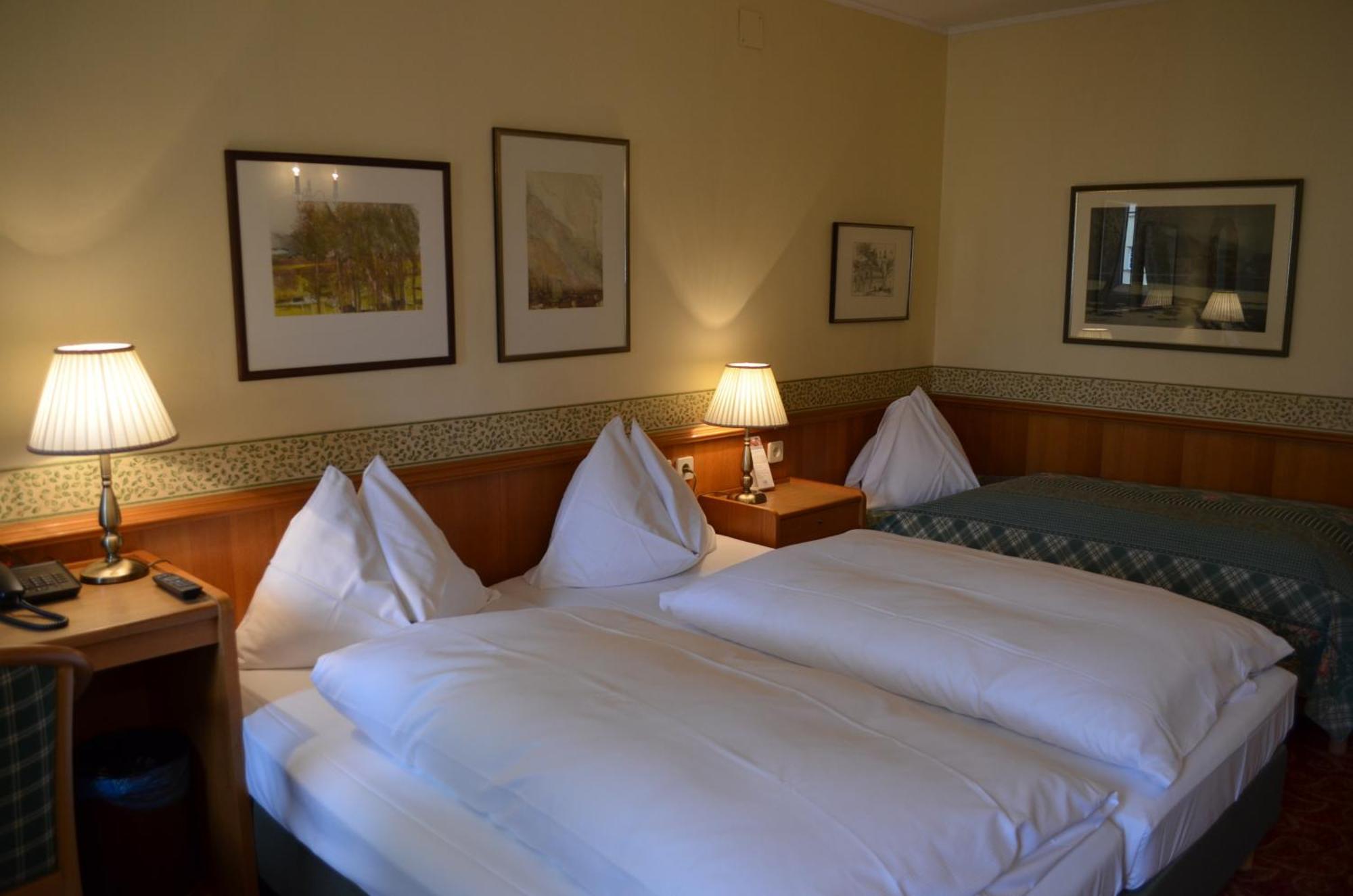 Hotel Jaeger - Family Tradition Since 1911 Wenen Kamer foto