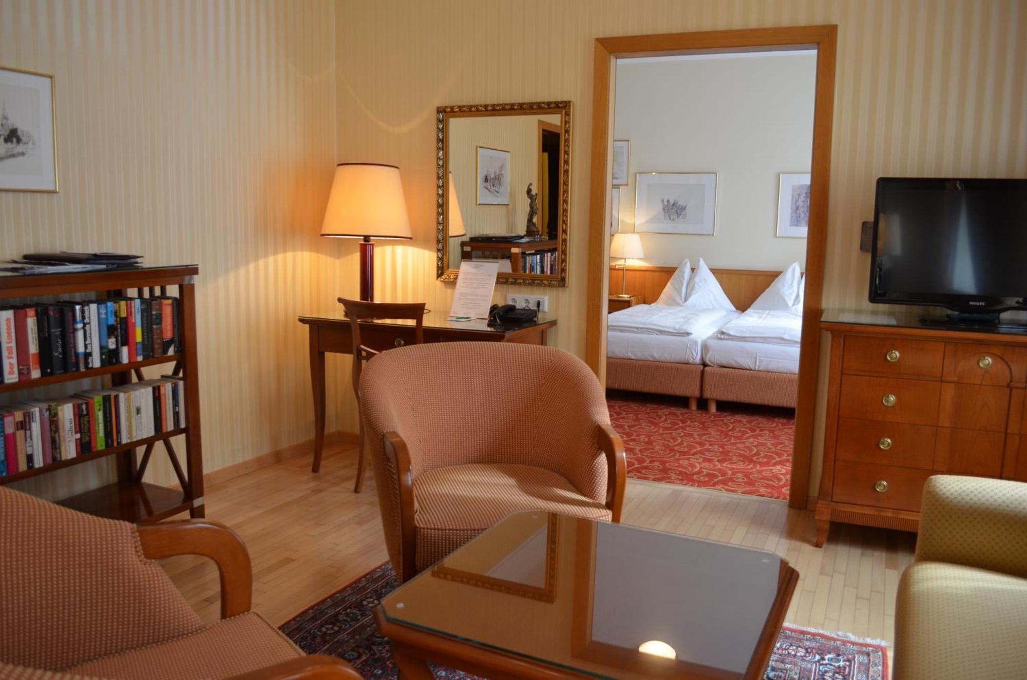 Hotel Jaeger - Family Tradition Since 1911 Wenen Kamer foto