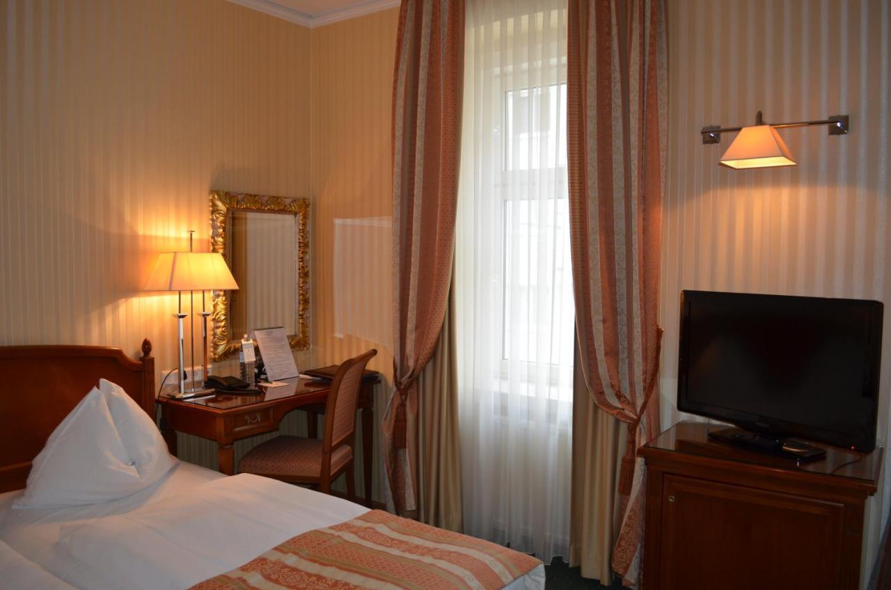 Hotel Jaeger - Family Tradition Since 1911 Wenen Buitenkant foto